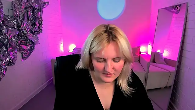 Snapshot of KathyBriggs chatting on 06.29.26 KathyBriggs online show from 06.29.26