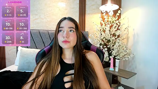 Snapshot of Anissa_m_ chatting on 04.10.26 Anissa m online show from 04.10.26