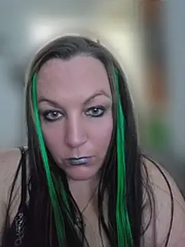 Queenemerald online show from 07.06.26