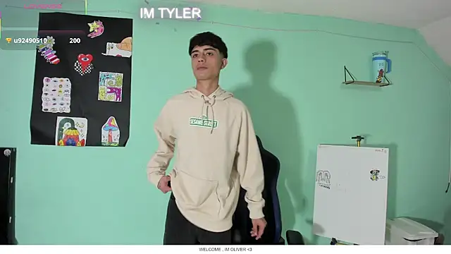 TYLERhHOT2005 online show from 04.08.26