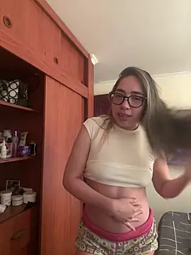 Snapshot of Kataysanti chatting on 03.25.26 Kataysanti online show from 03.25.26