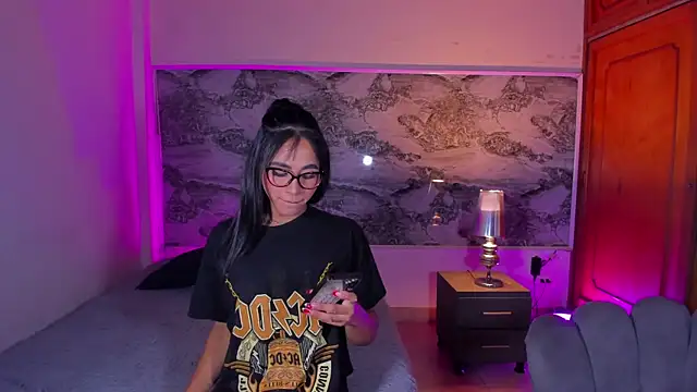 Snapshot of Miss_KhalifaDoll chatting on 04.15.26 Miss KhalifaDoll online show from 04.15.26