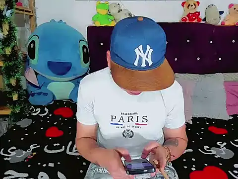 Snapshot of alex2245L chatting on 03.31.26 alex2245L online show from 03.31.26