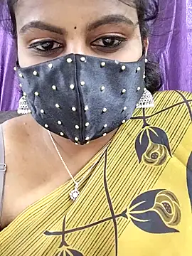 Snapshot of honeyflowerr chatting on 03.26.26 honeyflowerr online show from 03.26.26