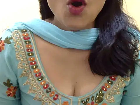 Snapshot of Shivi_girl chatting on 03.28.26 Shivi girl online show from 03.28.26