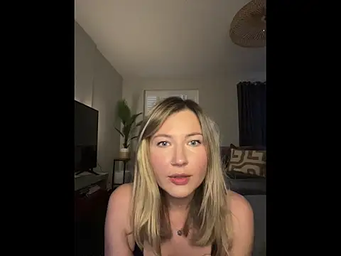 WhereisAlice online show from 04.16.26