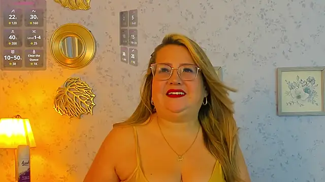 Snapshot of Martinacurvy_ chatting on 03.31.26 Martinacurvy online show from 03.31.26