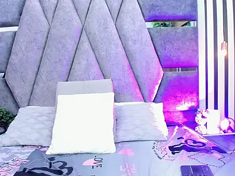 WinnieClarke online show from 03.28.26