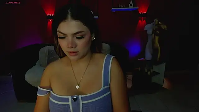 Snapshot of Sofia_Velvetx chatting on 05.27.26 Sofia Velvetx online show from 05.27.26