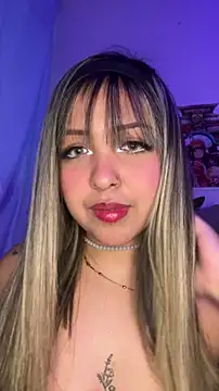 Snapshot of NinaValencia_ chatting on 03.28.26 NinaValencia online show from 03.28.26