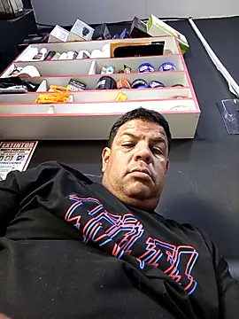 Danielleon12  online show from 03.28.26