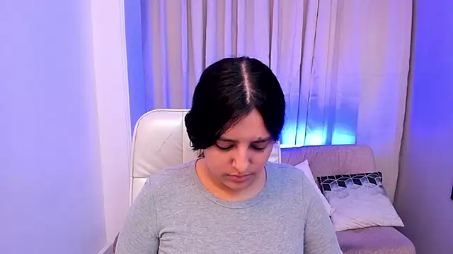 Arihanna London online show from 05.28.26