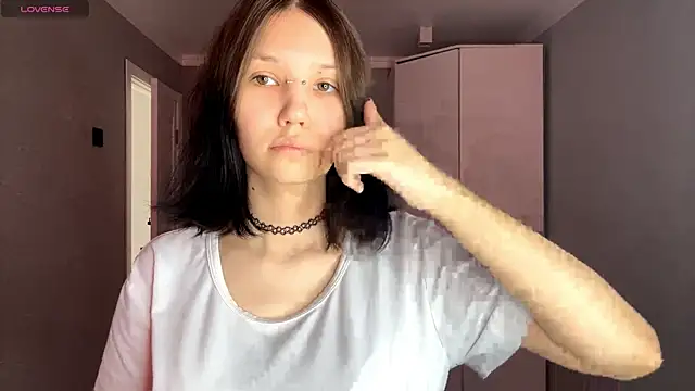 Snapshot of AmeliaMiotii chatting on 04.18.26 AmeliaMiotii online show from 04.18.26