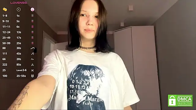 Snapshot of AmeliaMiotii chatting on 04.23.26 AmeliaMiotii online show from 04.23.26