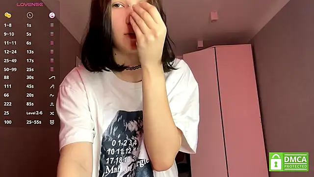 Snapshot of AmeliaMiotii chatting on 04.24.26 AmeliaMiotii online show from 04.24.26