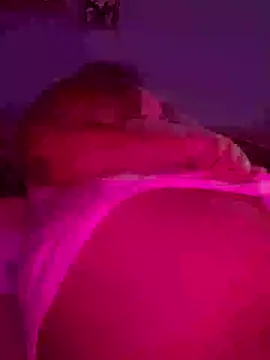 Snapshot of umawaifu chatting on 04.04.26 umawaifu online show from 04.04.26