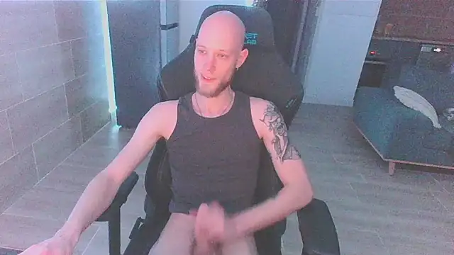 Snapshot of Shikaneko chatting on 03.14.25 Shikaneko online show from 03.14.25