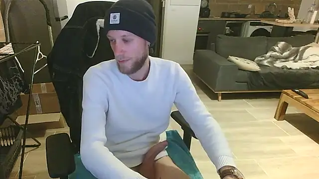 Snapshot of Shikaneko chatting on 12.04.25 Shikaneko online show from 12.04.25