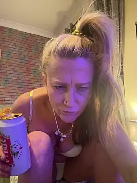 Snapshot of GG-Beautiful-Nightmare chatting on 04.07.26 GG-Beautiful-Nightmare online show from 04.07.26