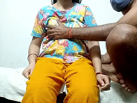 Snapshot of Sexyy_Bhabhi_143 chatting on 04.15.26 Sexyy Bhabhi 143 online show from 04.15.26