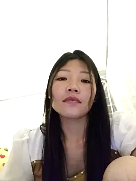 Snapshot of -Quyny- chatting on 03.27.26 -Quyny- online show from 03.27.26