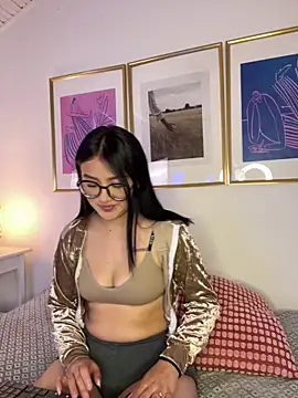 Snapshot of Aria_rouse chatting on 04.06.26 Aria rouse online show from 04.06.26