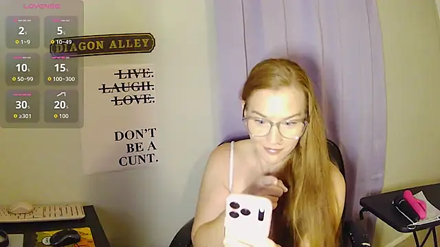 RoxyRedXO12 online show from 04.30.26