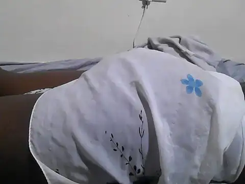 Snapshot of BOOBQUEEN25 chatting on 03.31.26 BOOBQUEEN25 online show from 03.31.26