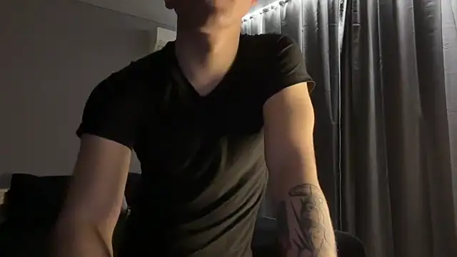 MaxWoolf online show from 04.19.26