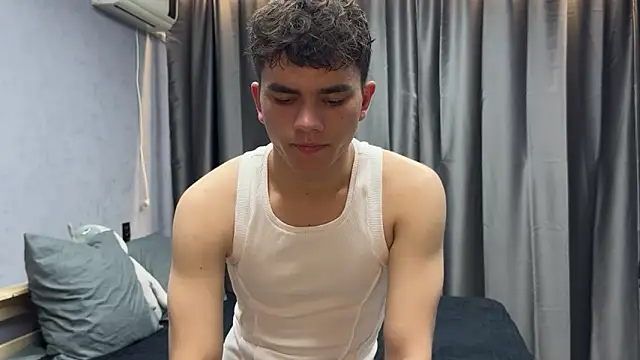 MaxWoolf online show from 05.19.26