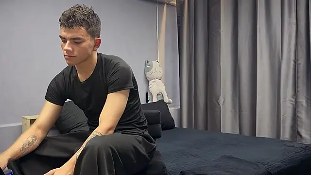 MaxWoolf online show from 07.06.26