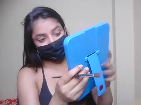 Snapshot of NANCY_OBEROYE chatting on 05.18.26 NANCY OBEROYE online show from 05.18.26