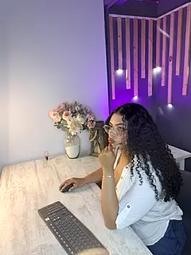 Snapshot of scarlett__2 chatting on 04.07.26 scarlett 2 online show from 04.07.26