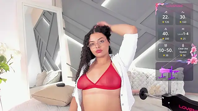 Snapshot of scarlett__2 chatting on 04.25.26 scarlett 2 online show from 04.25.26