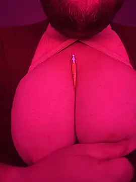 hugemanbreasts online show from 07.08.26