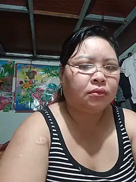 Snapshot of Monglan-c chatting on 06.18.26 Monglan-c online show from 06.18.26