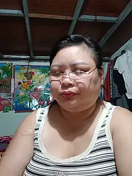 Snapshot of Monglan-c chatting on 06.19.26 Monglan-c online show from 06.19.26
