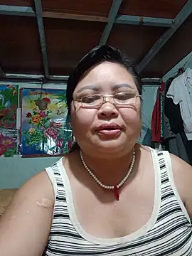 Snapshot of Monglan-c chatting on 06.19.26 Monglan-c online show from 06.19.26