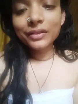 Snapshot of SweetTsAngel chatting on 05.17.26 SweetTsAngel online show from 05.17.26