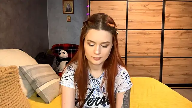 FoxyEmma online show from 04.23.26