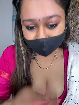 Snapshot of Sweet-Ellina chatting on 03.31.26 Sweet-Ellina online show from 03.31.26