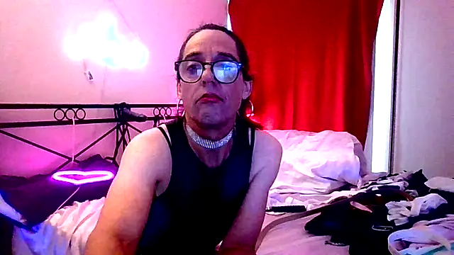 courtney1982 online show from 04.05.26