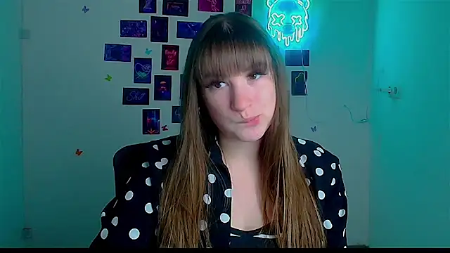 Snapshot of Tiffani_Angel chatting on 04.22.26 Tiffani Angel online show from 04.22.26