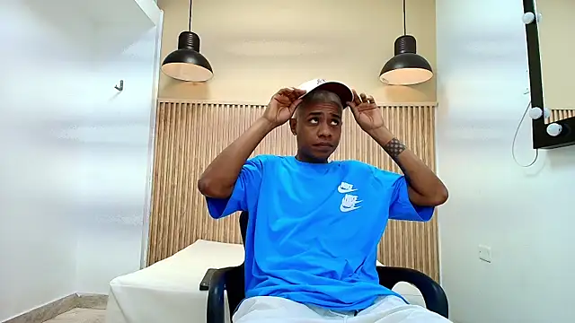 LUCA TURNER online show from 04.11.26