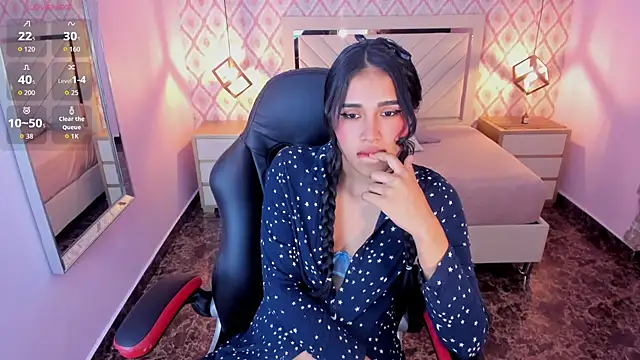 PALOMA ALVES online show from 05.13.26