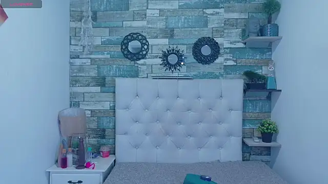 Skylernaomi online show from 04.27.26