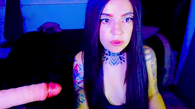Snapshot of LannieGonzales chatting on 05.16.26 LannieGonzales online show from 05.16.26