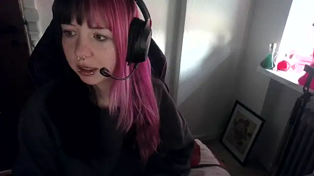 CutieTracer online show from 04.11.26