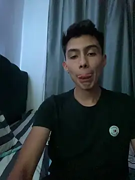 Snapshot of jmaxter chatting on 04.08.26 jmaxter online show from 04.08.26