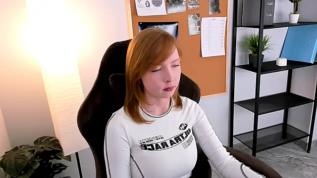 CherryCrushLove online show from 04.25.26